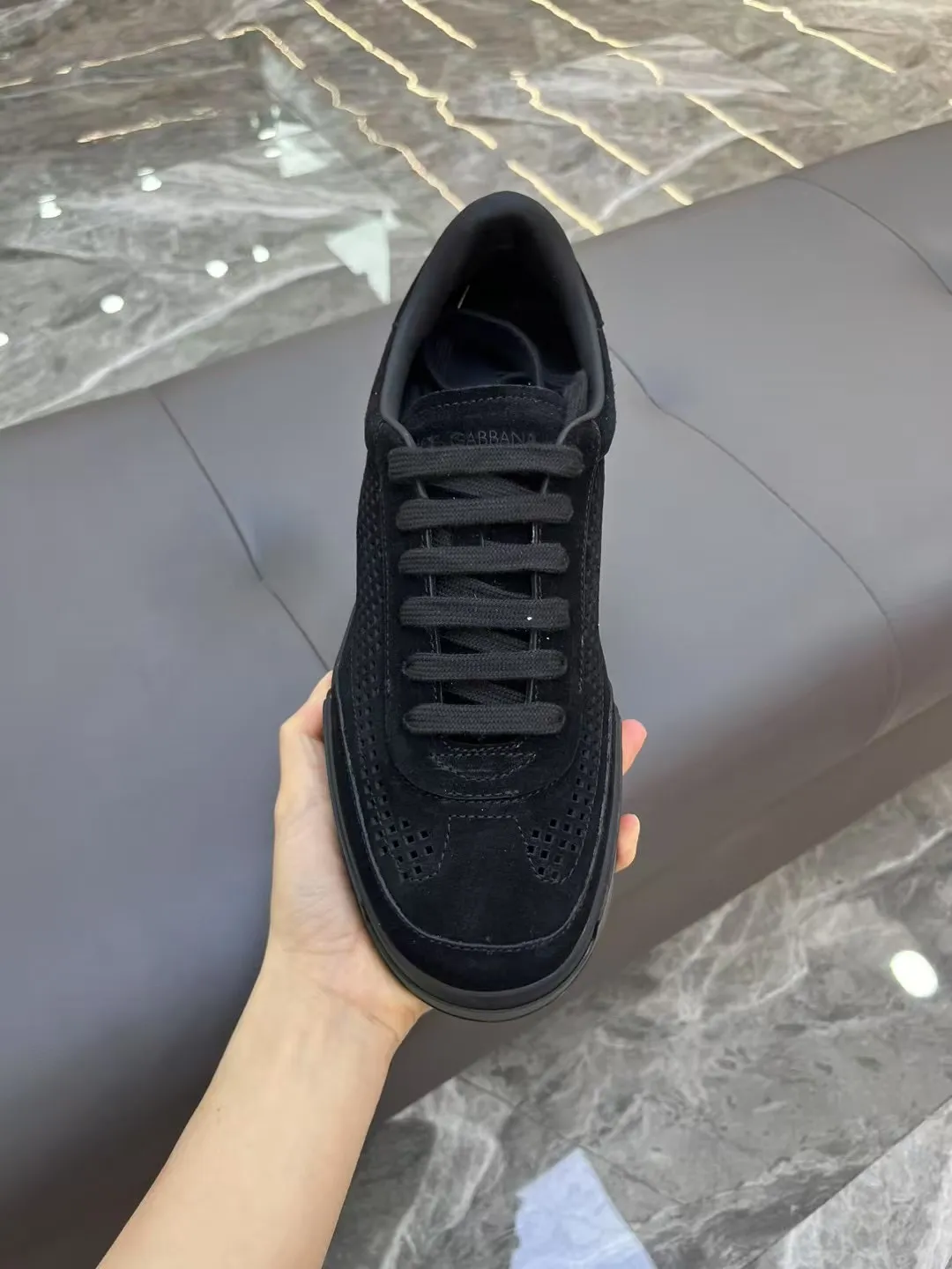 Men's shoes 💰460 [New style] 🐝🐝⚠️[DG] ⚠️High grade, top craftsmanship ⚠️Men's casual style, regular size 39 to 44 (45 can be customized ⚠️D &G Fashionable and casual style, unique design style! Fully original single-layer calfskin hollow design, inner calfskin latex back foot! Exclusive for summer! Original TPU outsole! Look at the details of the quality, and it can stand up to all kinds of tests!